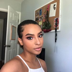 Meet your Posher, Nadia